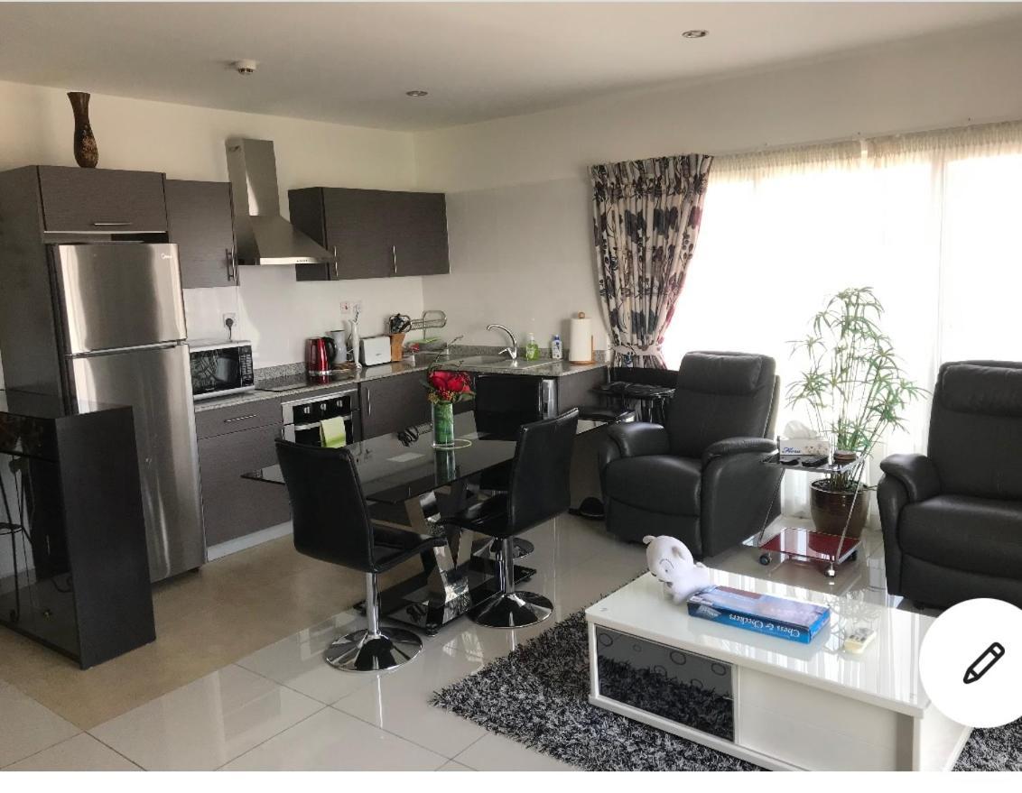 Gallery Apartments By Bestwest Hospitality アクラ エクステリア 写真