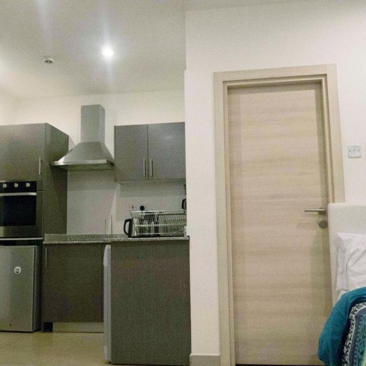 Gallery Apartments By Bestwest Hospitality アクラ エクステリア 写真